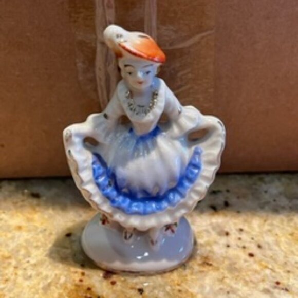 Vintage Miniature Victorian Ladies Figurines, Made in Occupied Japan, - Picture 1 of 7